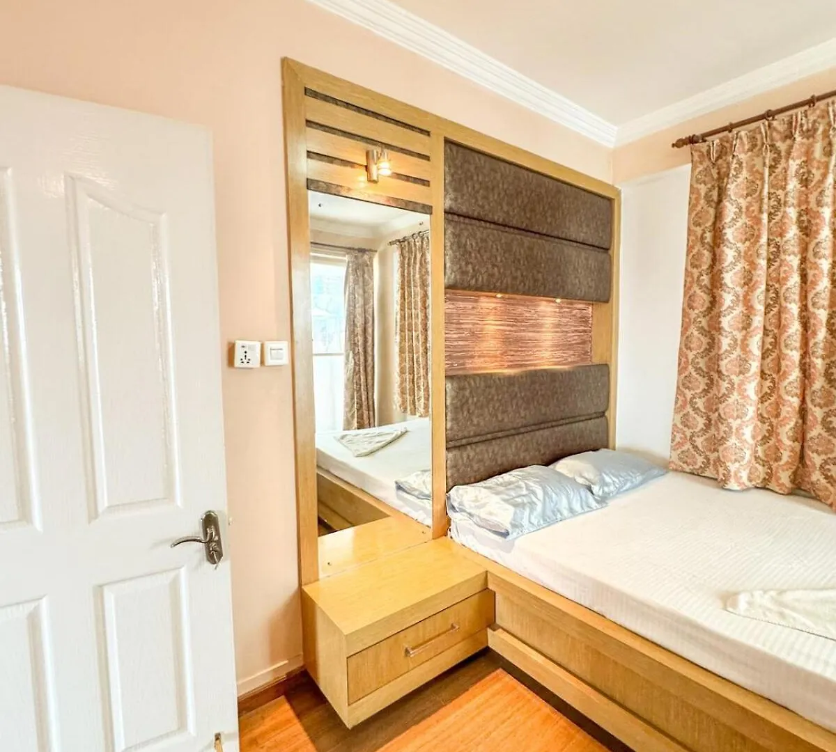 Here'S A Luxe Abode Kathmandu 0*,